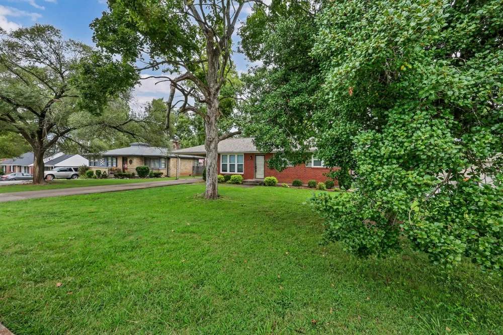 143 N Meadow Dr Clarksville, TN 37043