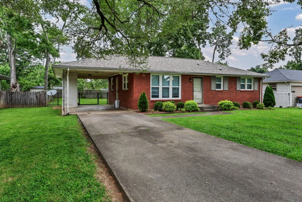 143 N Meadow Dr Clarksville, TN 37043