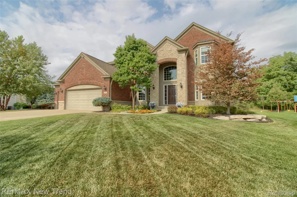 59318 Peters Barn Drive Lyon Charter Township, MI 48178