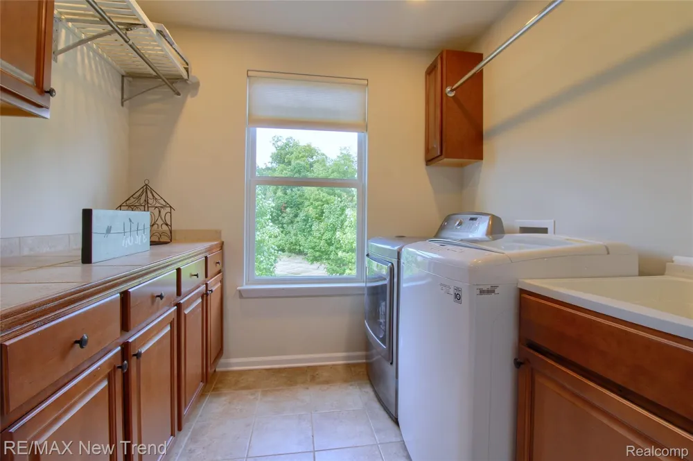 59318 Peters Barn Drive Lyon Charter Township, MI 48178