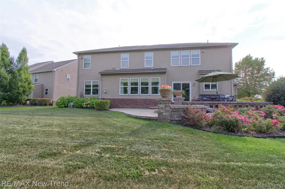 59318 Peters Barn Drive Lyon Charter Township, MI 48178