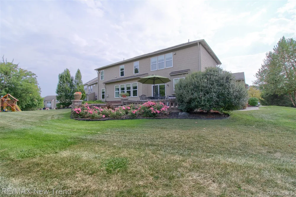 59318 Peters Barn Drive Lyon Charter Township, MI 48178