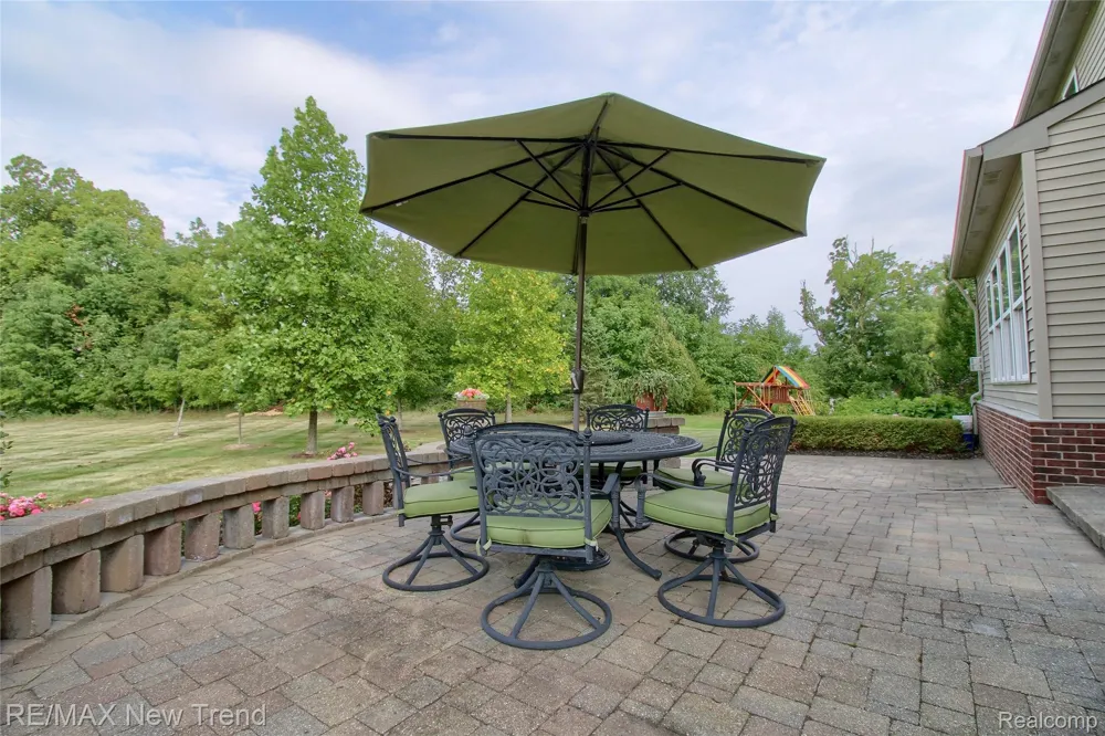 59318 Peters Barn Drive Lyon Charter Township, MI 48178