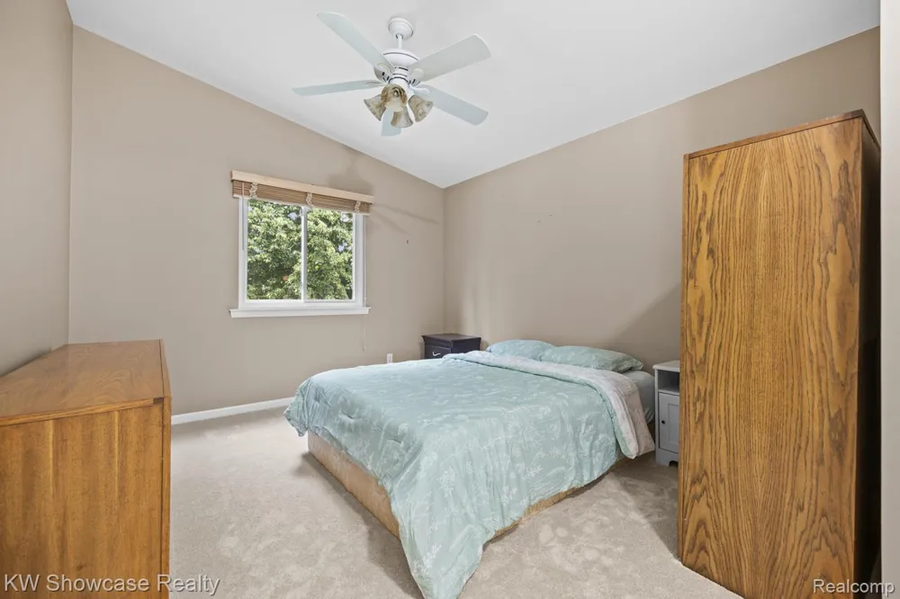7964 Divot Drive #6 Waterford Charter Township, MI 48327