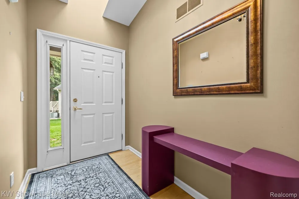 7964 Divot Drive #6 Waterford Charter Township, MI 48327