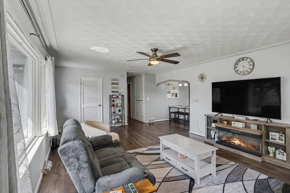 513 Douglas Avenue Three Rivers City, MI 49093
