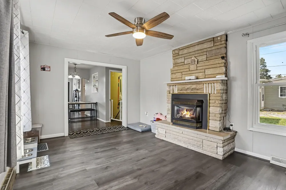513 Douglas Avenue Three Rivers City, MI 49093
