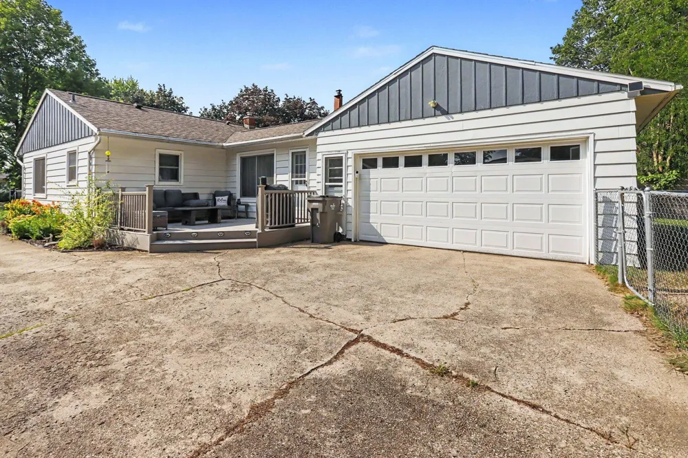 513 Douglas Avenue Three Rivers City, MI 49093