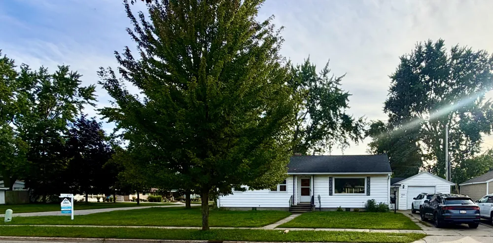 1135 W Summit Avenue Roosevelt Park City, MI 49441