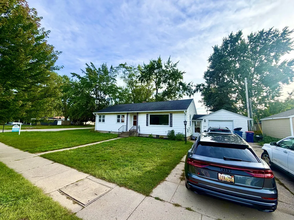 1135 W Summit Avenue Roosevelt Park City, MI 49441