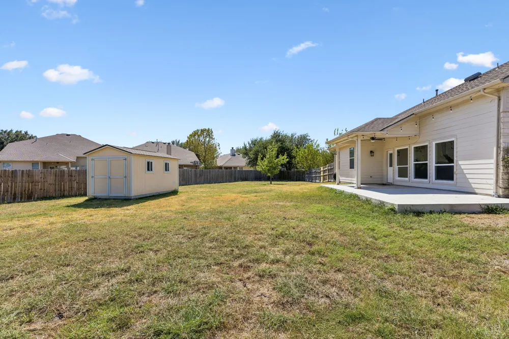 18601 White Water Cove Pflugerville, TX 78660
