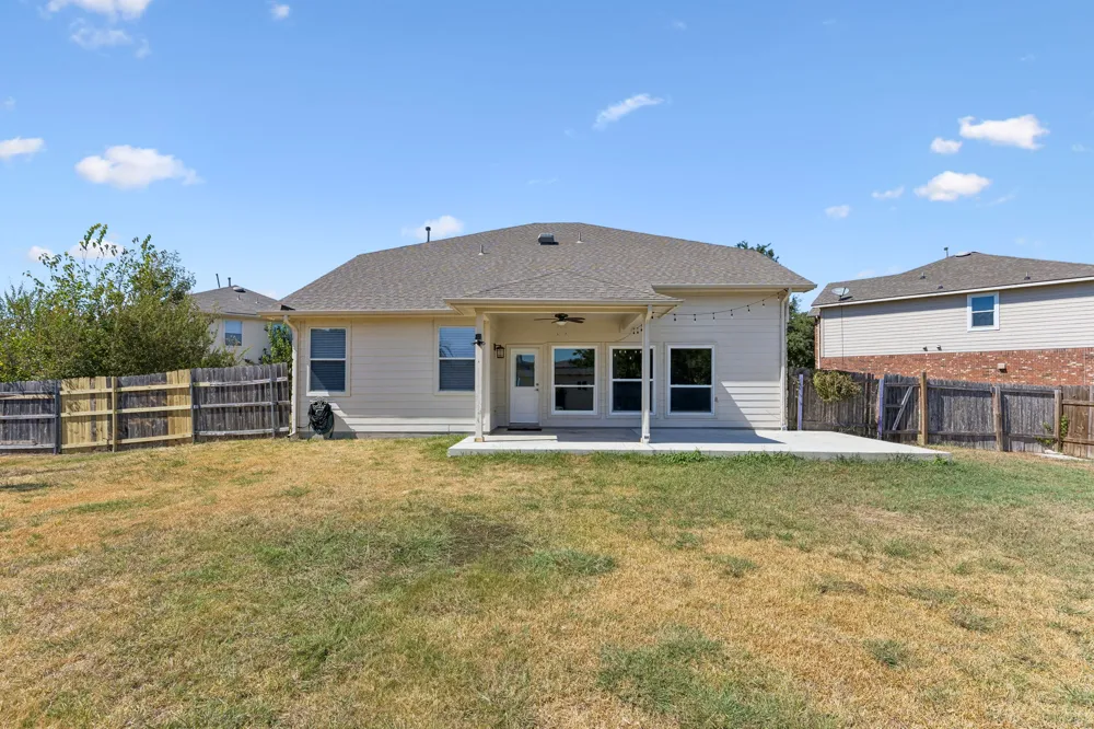 18601 White Water Cove Pflugerville, TX 78660