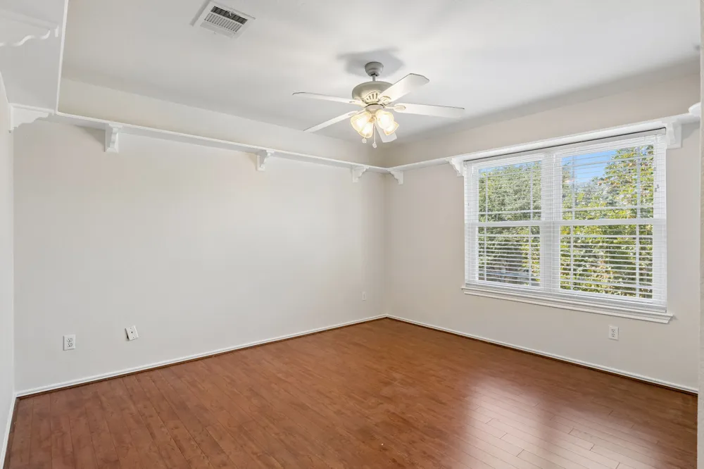 18601 White Water Cove Pflugerville, TX 78660