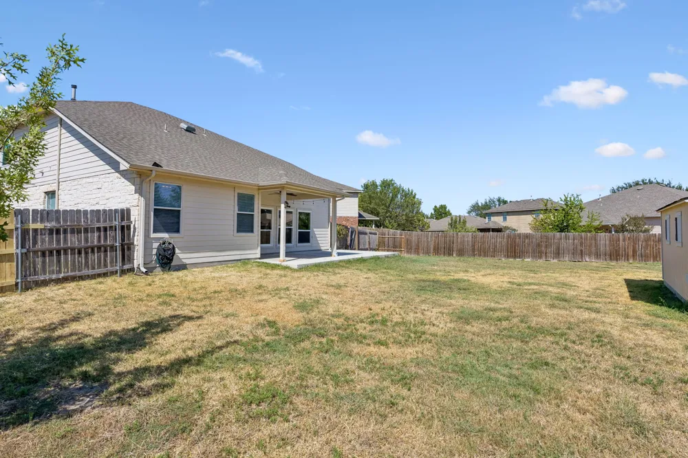 18601 White Water Cove Pflugerville, TX 78660