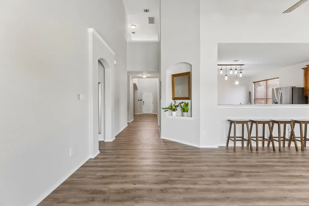 18601 White Water Cove Pflugerville, TX 78660
