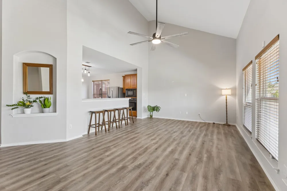 18601 White Water Cove Pflugerville, TX 78660