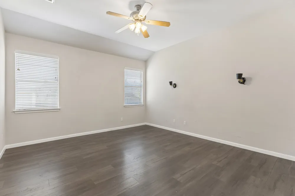 18601 White Water Cove Pflugerville, TX 78660