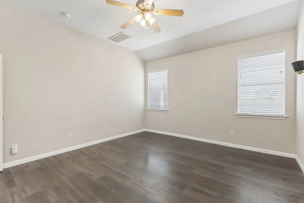 18601 White Water Cove Pflugerville, TX 78660