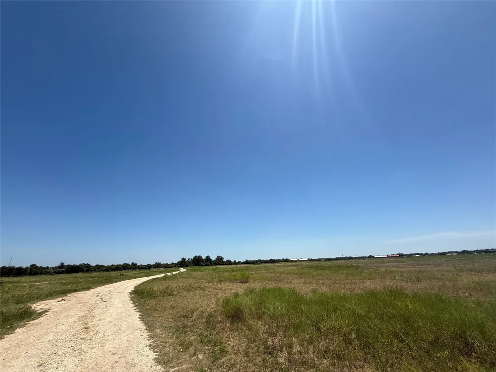 640 County Road 226 Florence, TX 76527