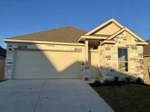 704 Falkland Trace