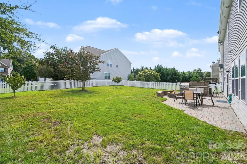 5810 Castlecove Road Charlotte, NC 28273