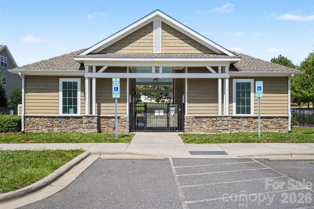5810 Castlecove Road Charlotte, NC 28273