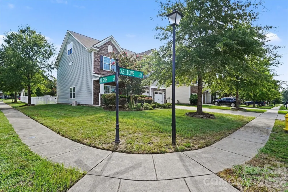 5810 Castlecove Road Charlotte, NC 28273