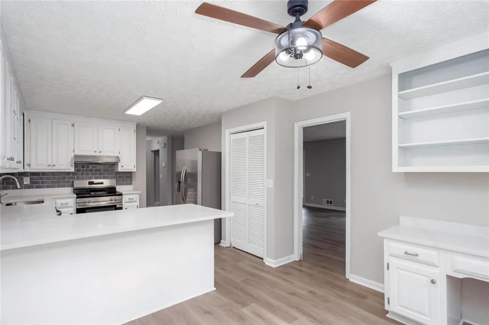 185 Lakeshore Circle SE Acworth, GA 30101