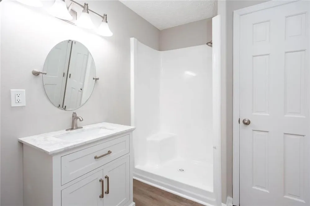 185 Lakeshore Circle SE Acworth, GA 30101