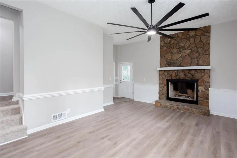 185 Lakeshore Circle SE Acworth, GA 30101