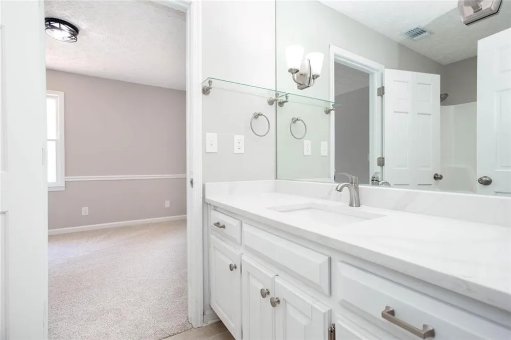 185 Lakeshore Circle SE Acworth, GA 30101