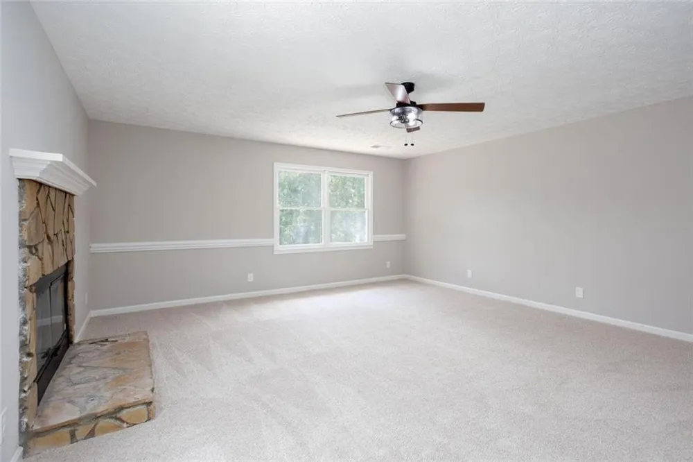 185 Lakeshore Circle SE Acworth, GA 30101
