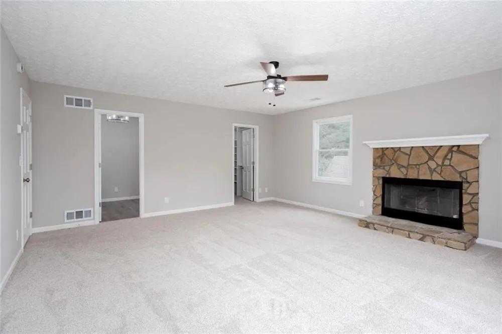 185 Lakeshore Circle SE Acworth, GA 30101