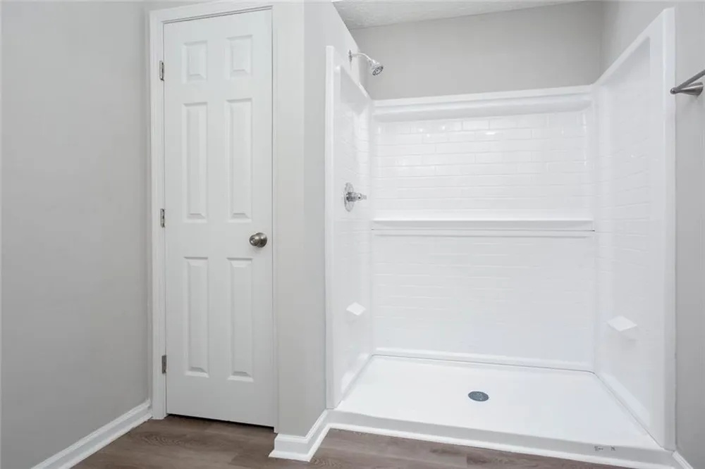 185 Lakeshore Circle SE Acworth, GA 30101
