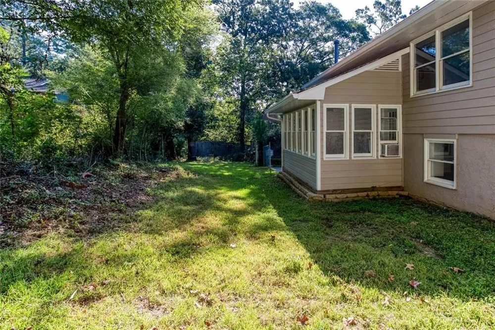 185 Lakeshore Circle SE Acworth, GA 30101