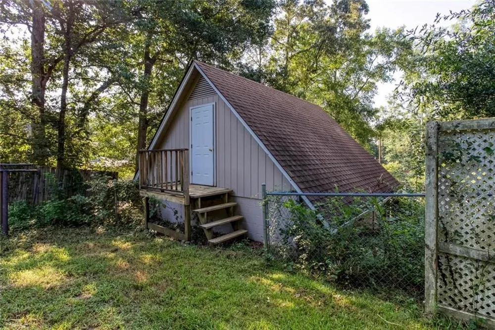 185 Lakeshore Circle SE Acworth, GA 30101