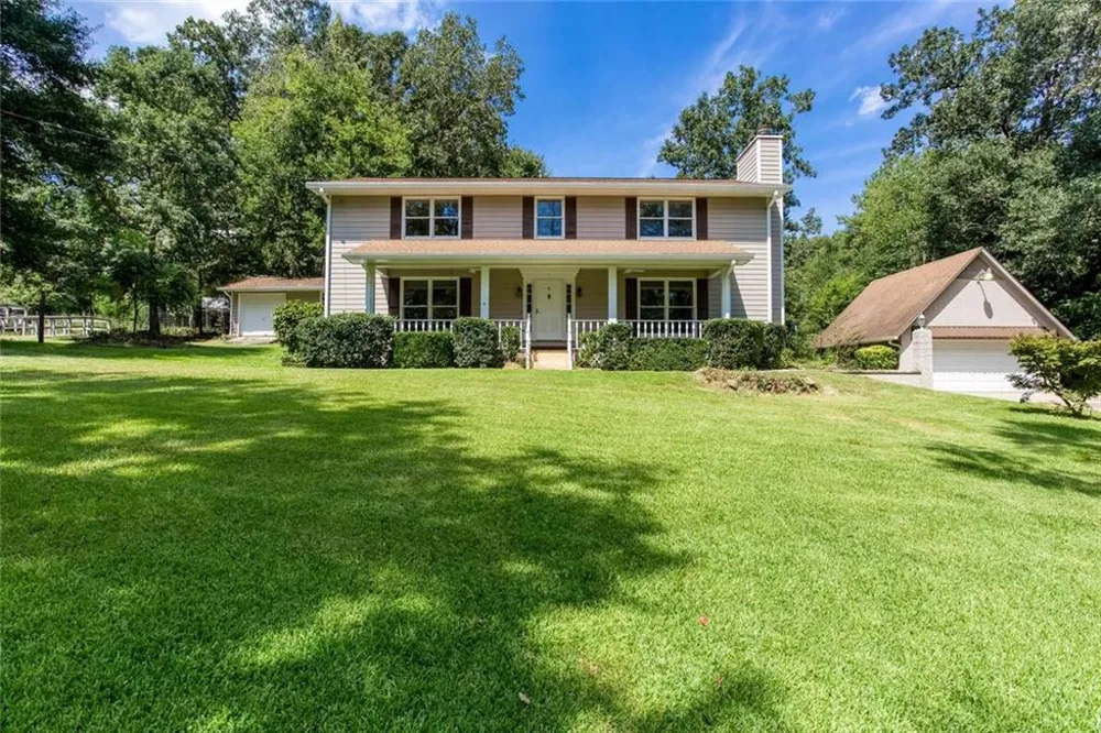 185 Lakeshore Circle SE Acworth, GA 30101