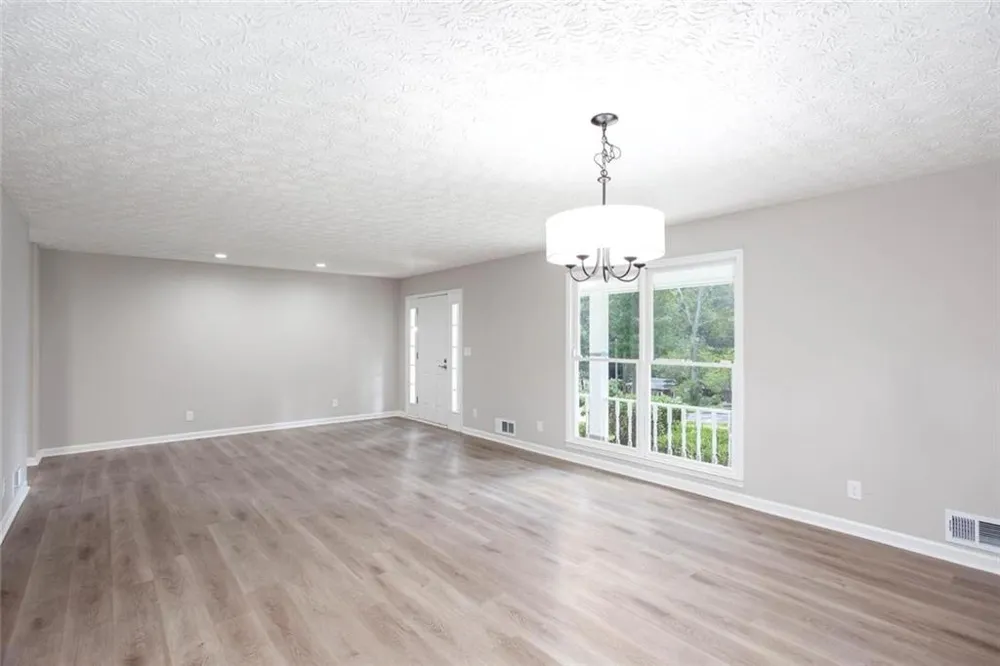 185 Lakeshore Circle SE Acworth, GA 30101