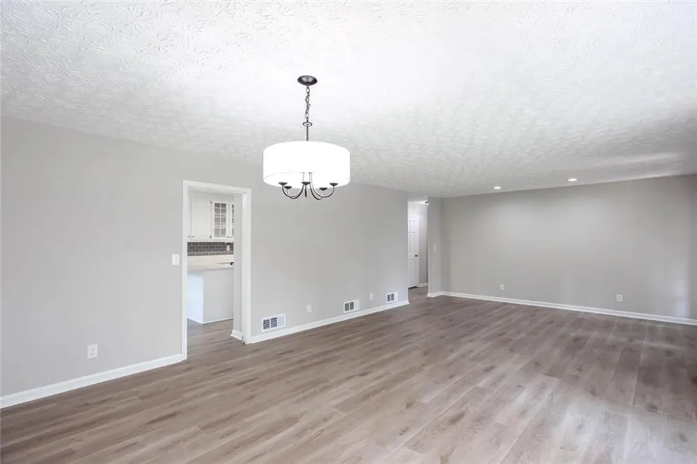 185 Lakeshore Circle SE Acworth, GA 30101