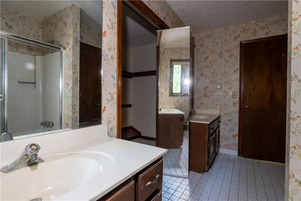 1100 Pine Grove Pointe Drive Roswell, GA 30075