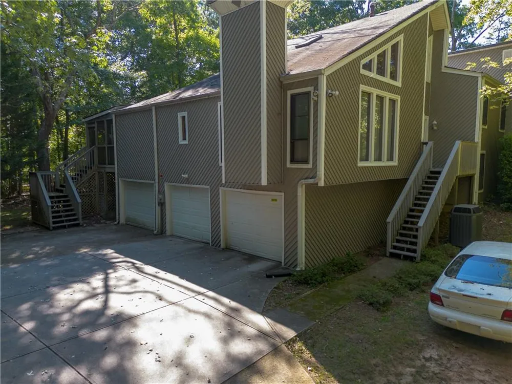 1100 Pine Grove Pointe Drive Roswell, GA 30075