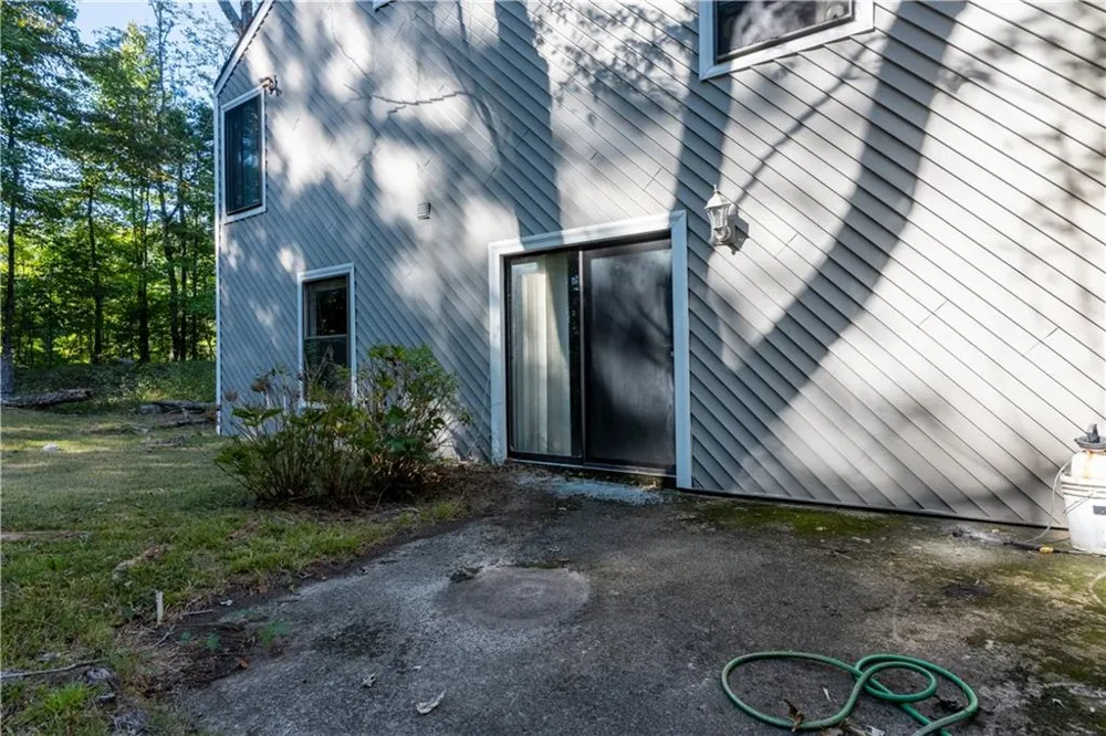 1100 Pine Grove Pointe Drive Roswell, GA 30075