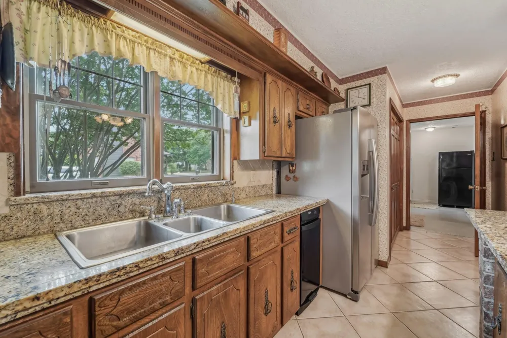 9243 Deepwater Drive Montgomery, TX 77356