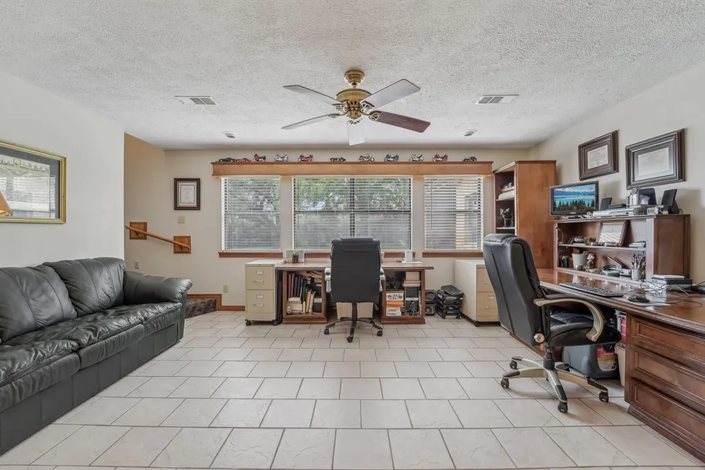 9243 Deepwater Drive Montgomery, TX 77356