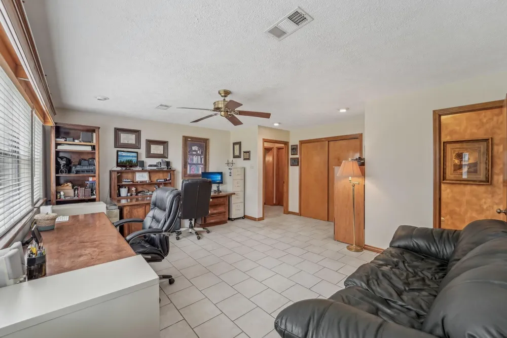 9243 Deepwater Drive Montgomery, TX 77356
