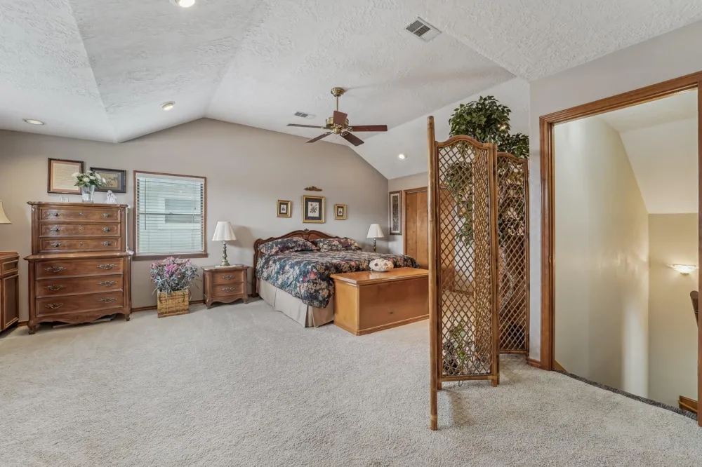 9243 Deepwater Drive Montgomery, TX 77356