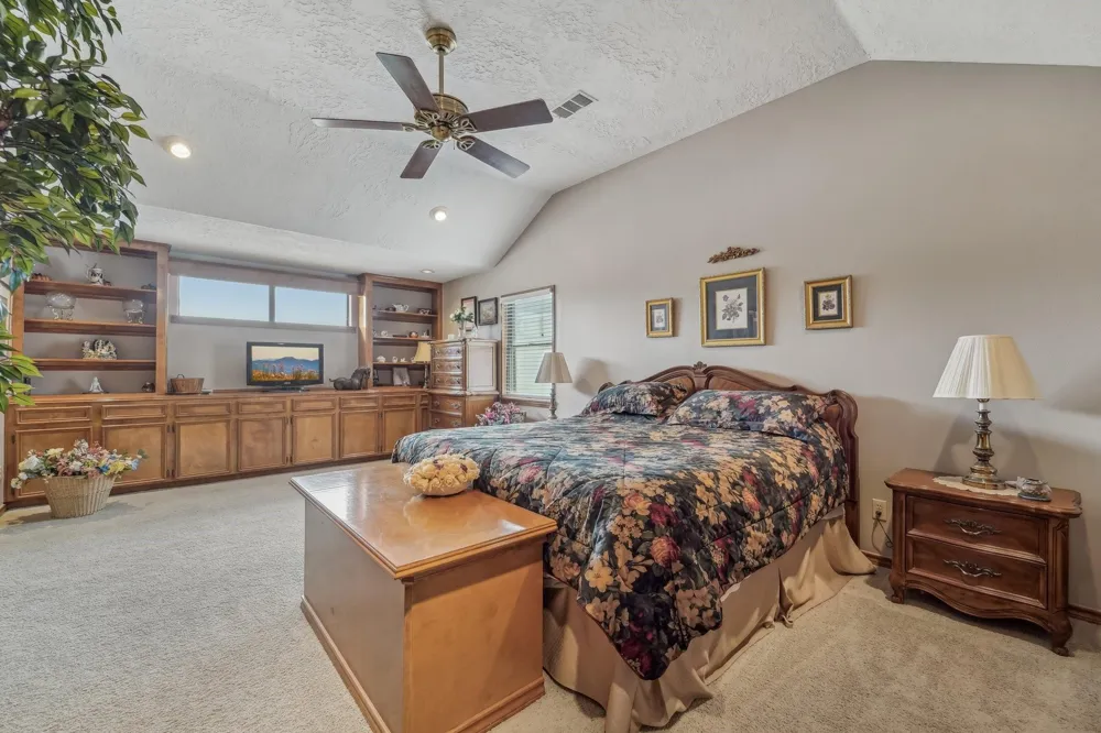9243 Deepwater Drive Montgomery, TX 77356