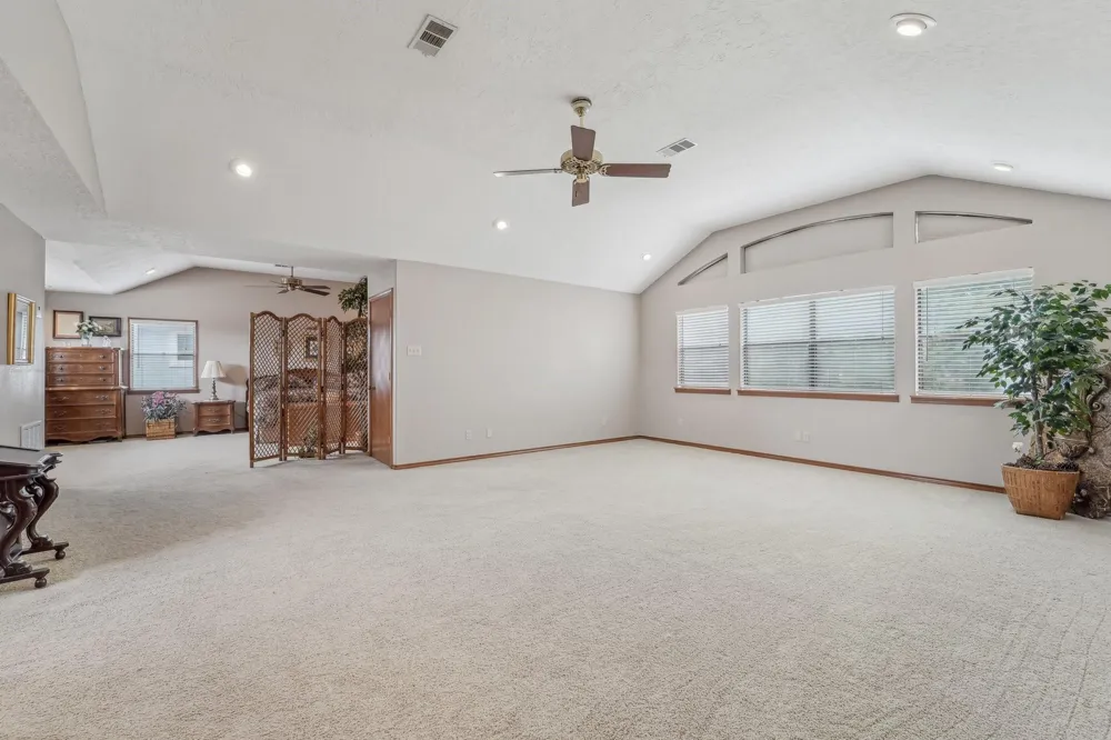 9243 Deepwater Drive Montgomery, TX 77356