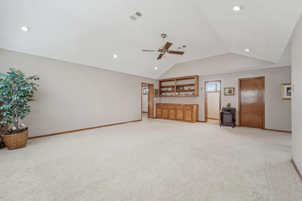 9243 Deepwater Drive Montgomery, TX 77356