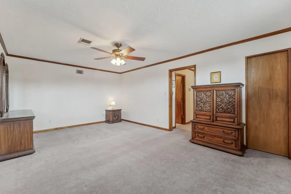 9243 Deepwater Drive Montgomery, TX 77356